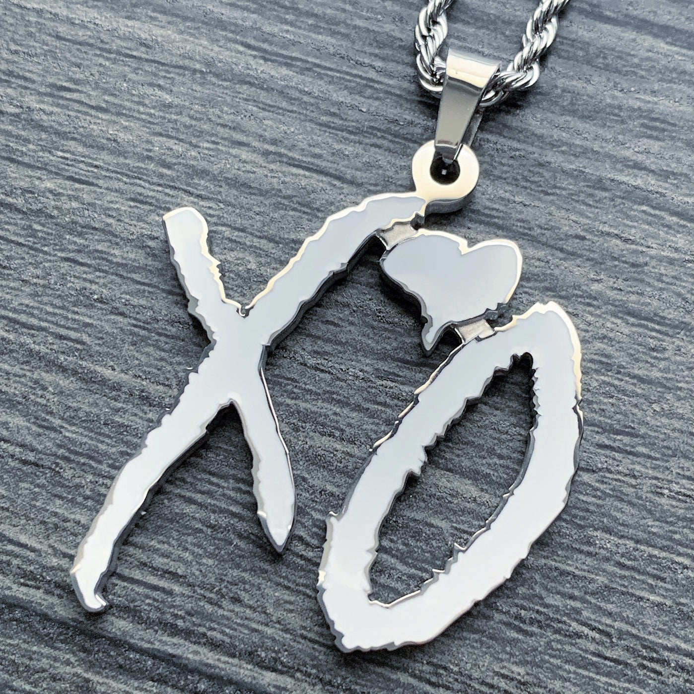 White 'XO' Necklace