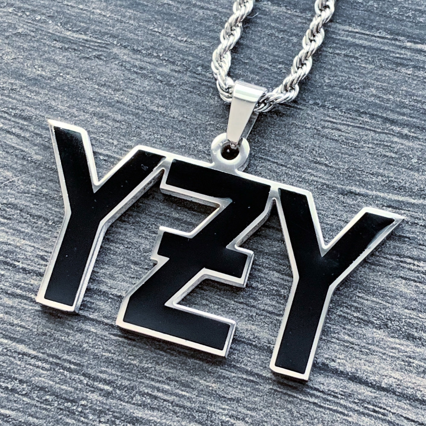 Black 'YƵY' Necklace