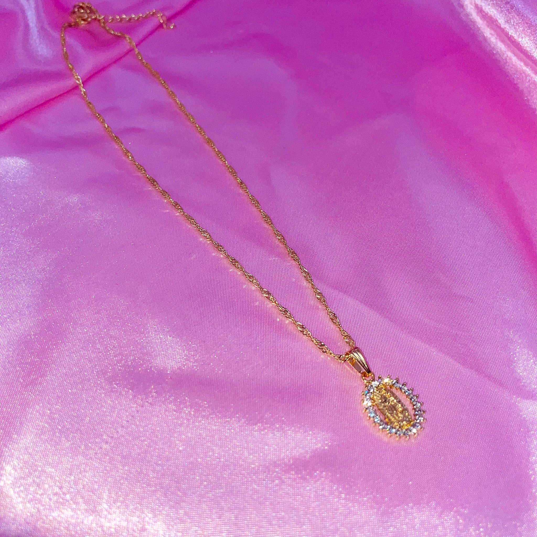 Mary Glitter Necklace