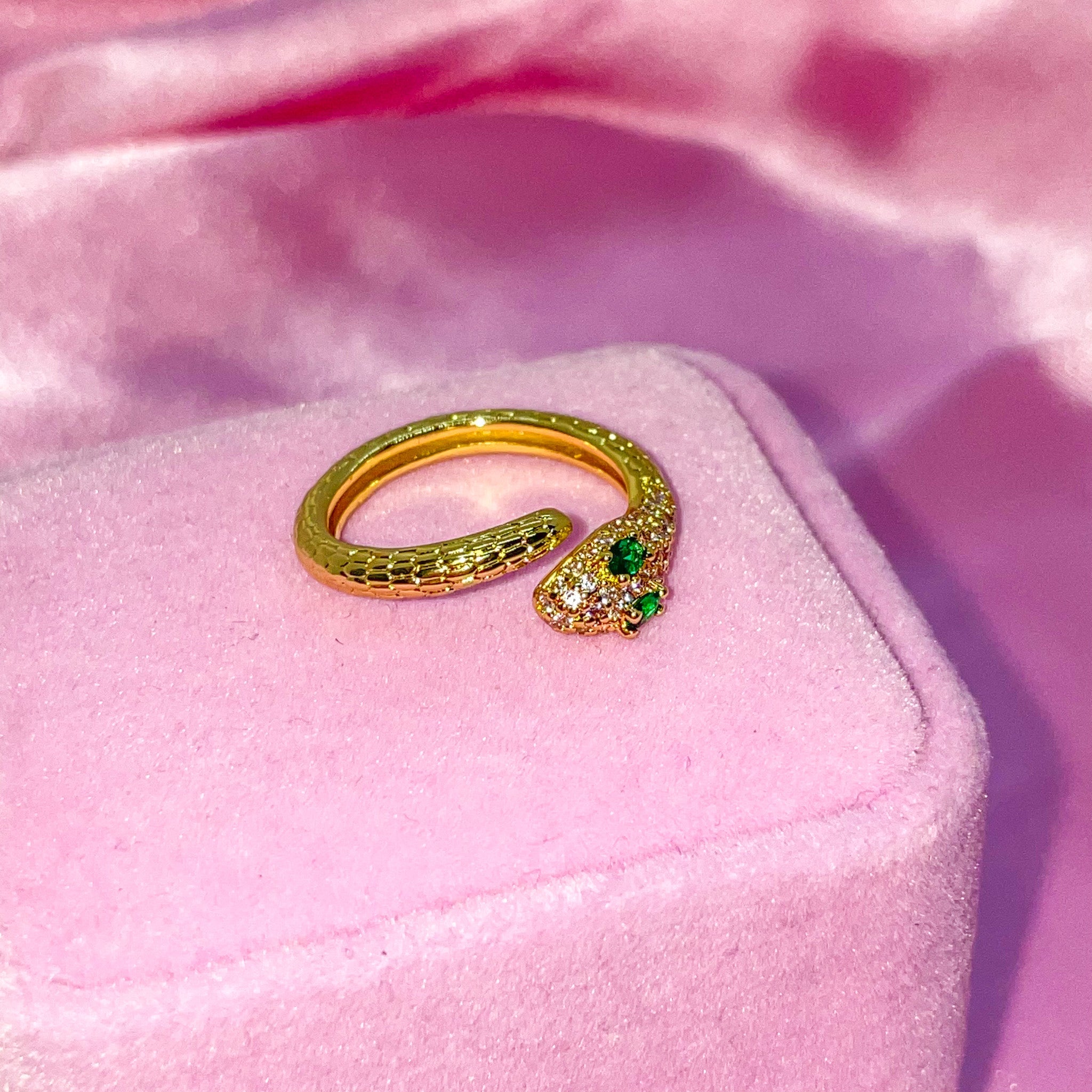 Icy Snake Ring Gold