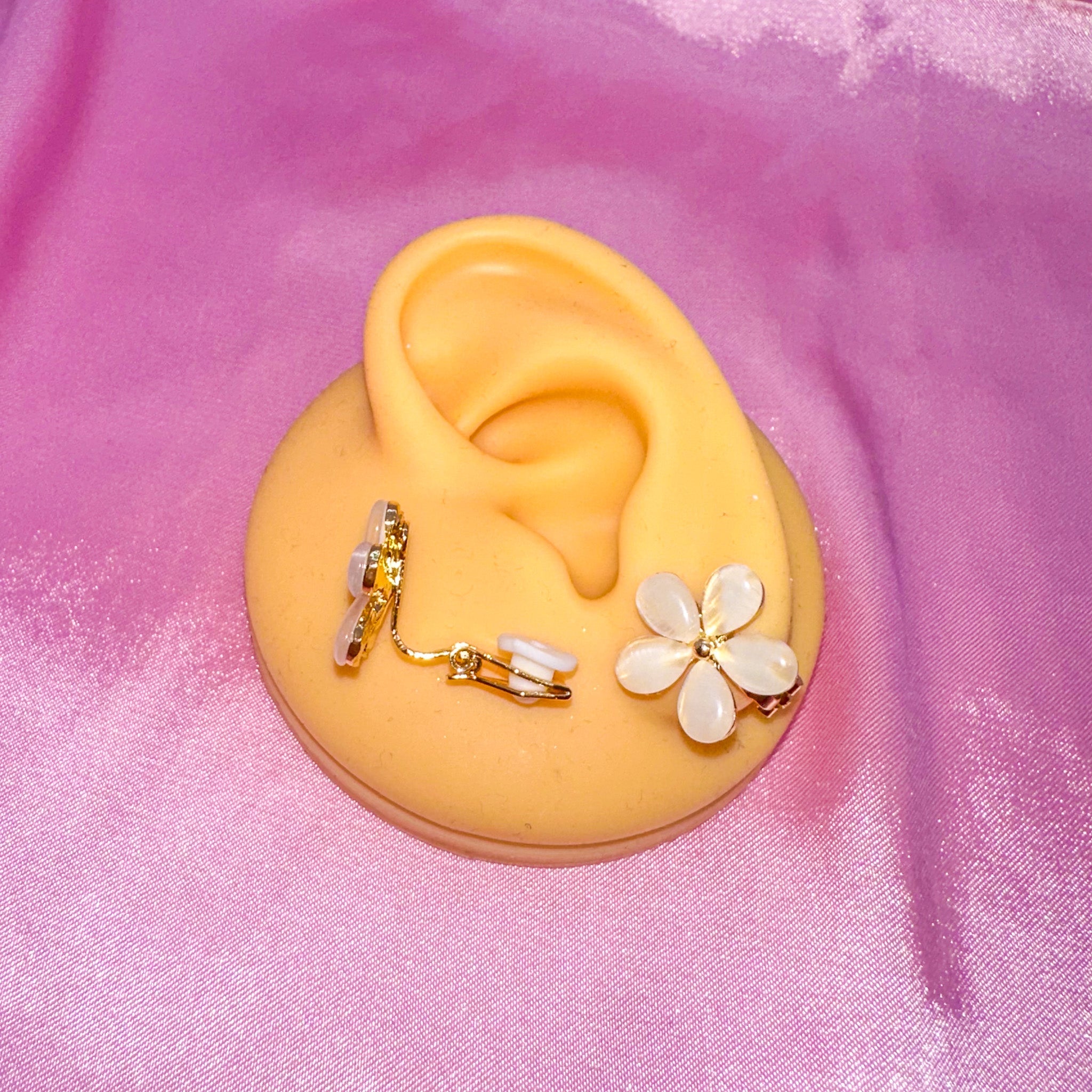 Clip Earrings Bloom