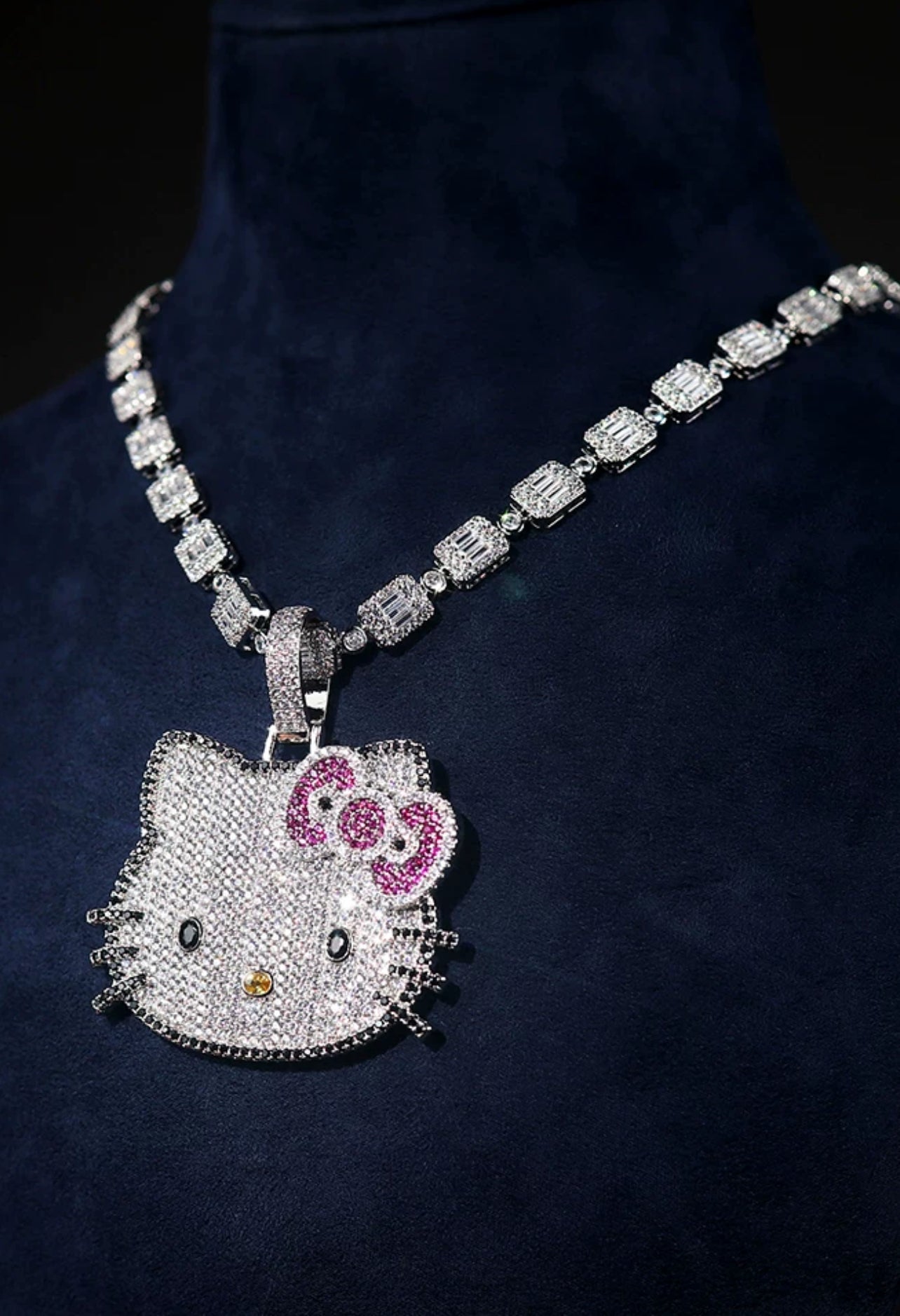 Hello Kitty Pendant - Rose Gold