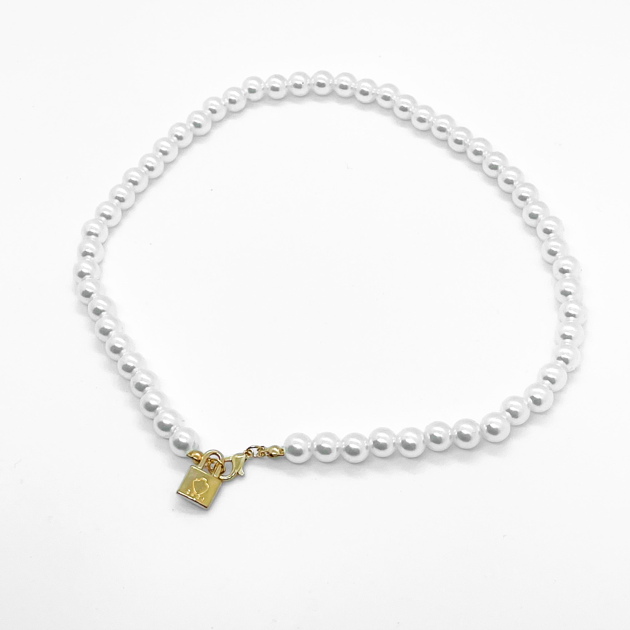 Pearl Lock Necklace Gold