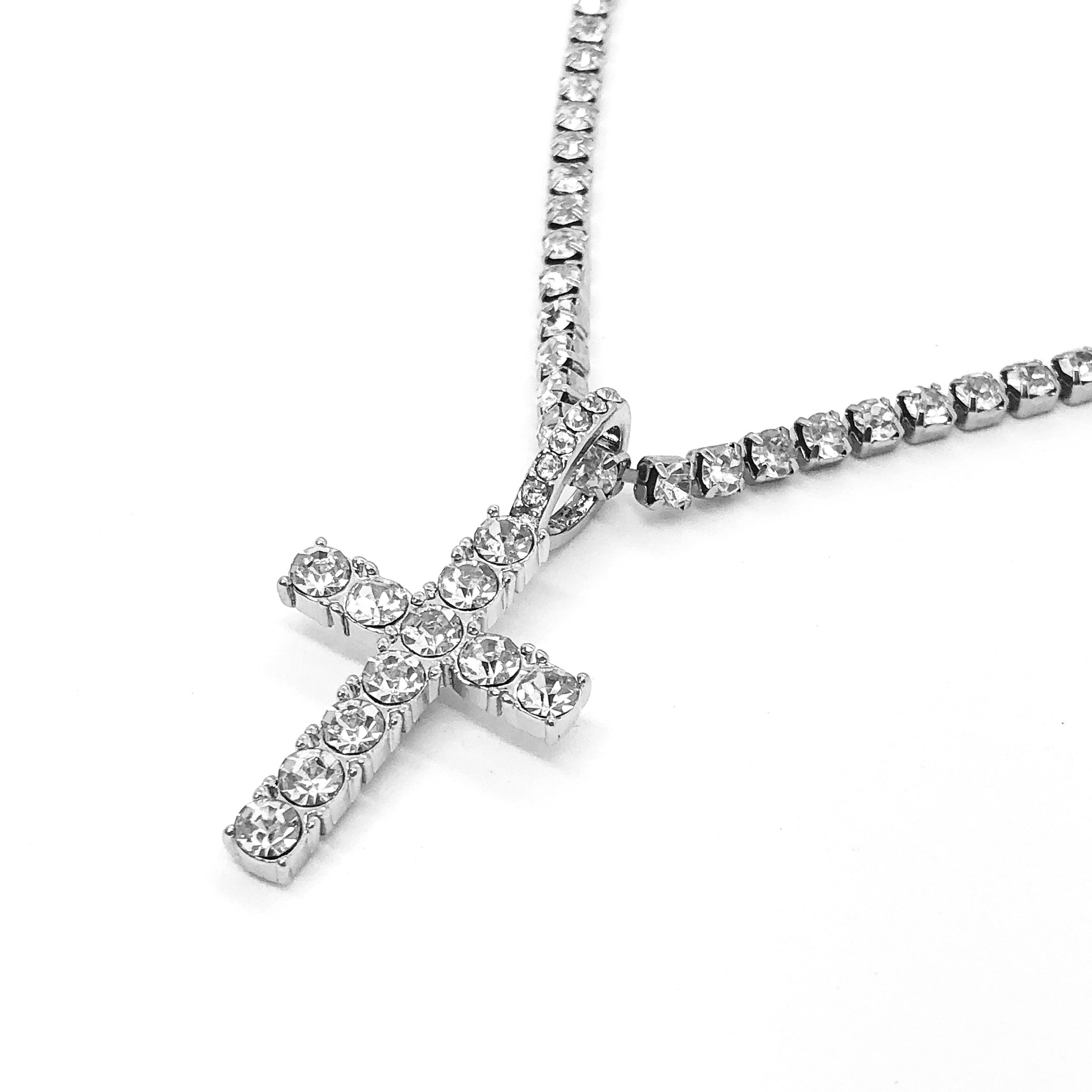 Icy Cross Necklace Silver