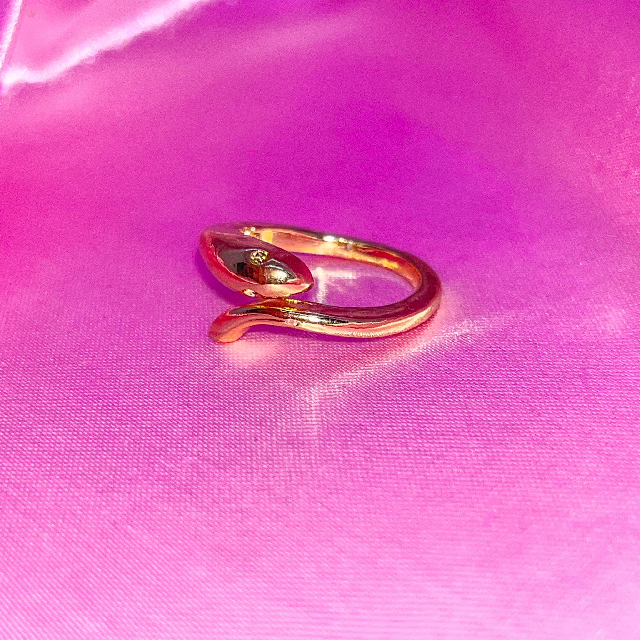 Simple Snake Ring Gold