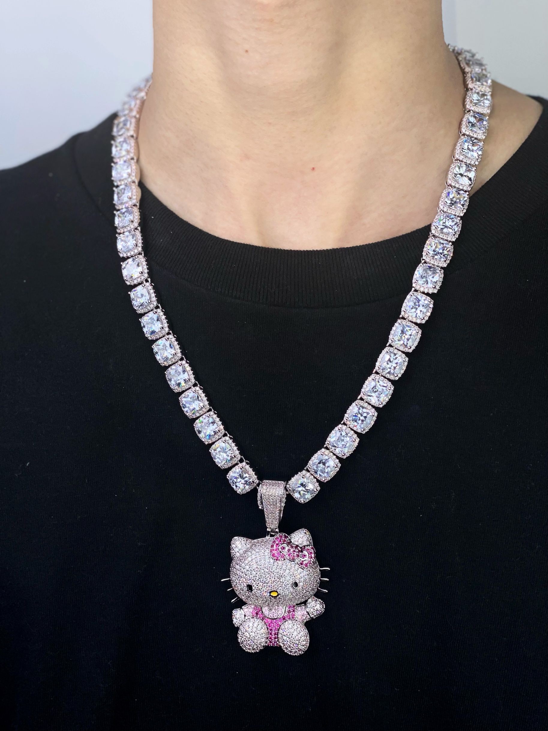 Hello Kitty Pendant