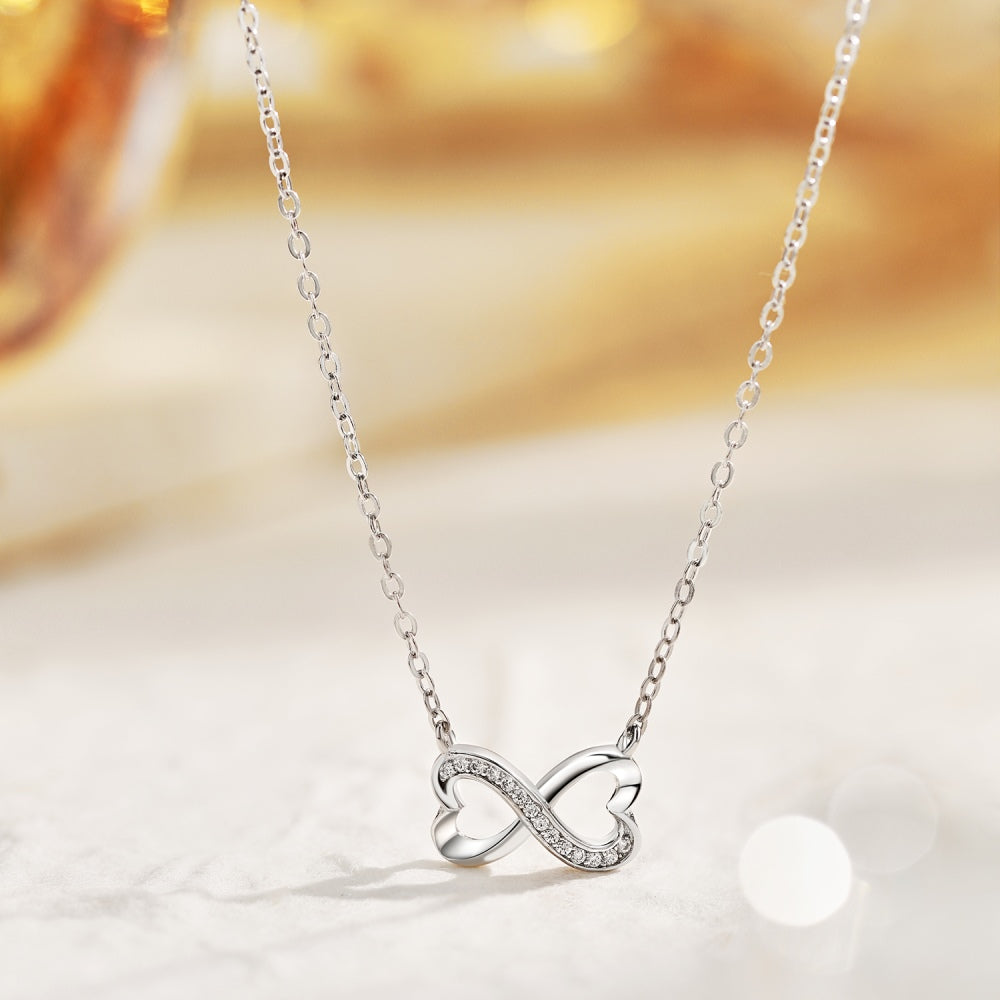 Privé Infinity Necklace