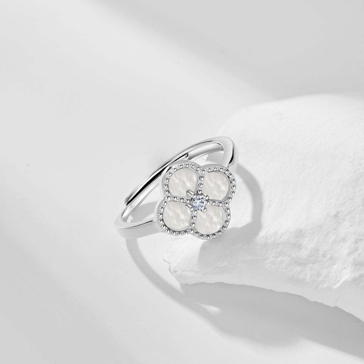 Privé Pure Elegance Ring