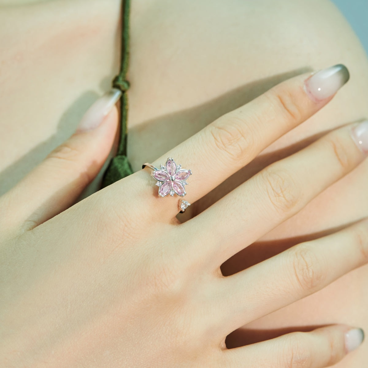 Privé Flower Anxiety Ring