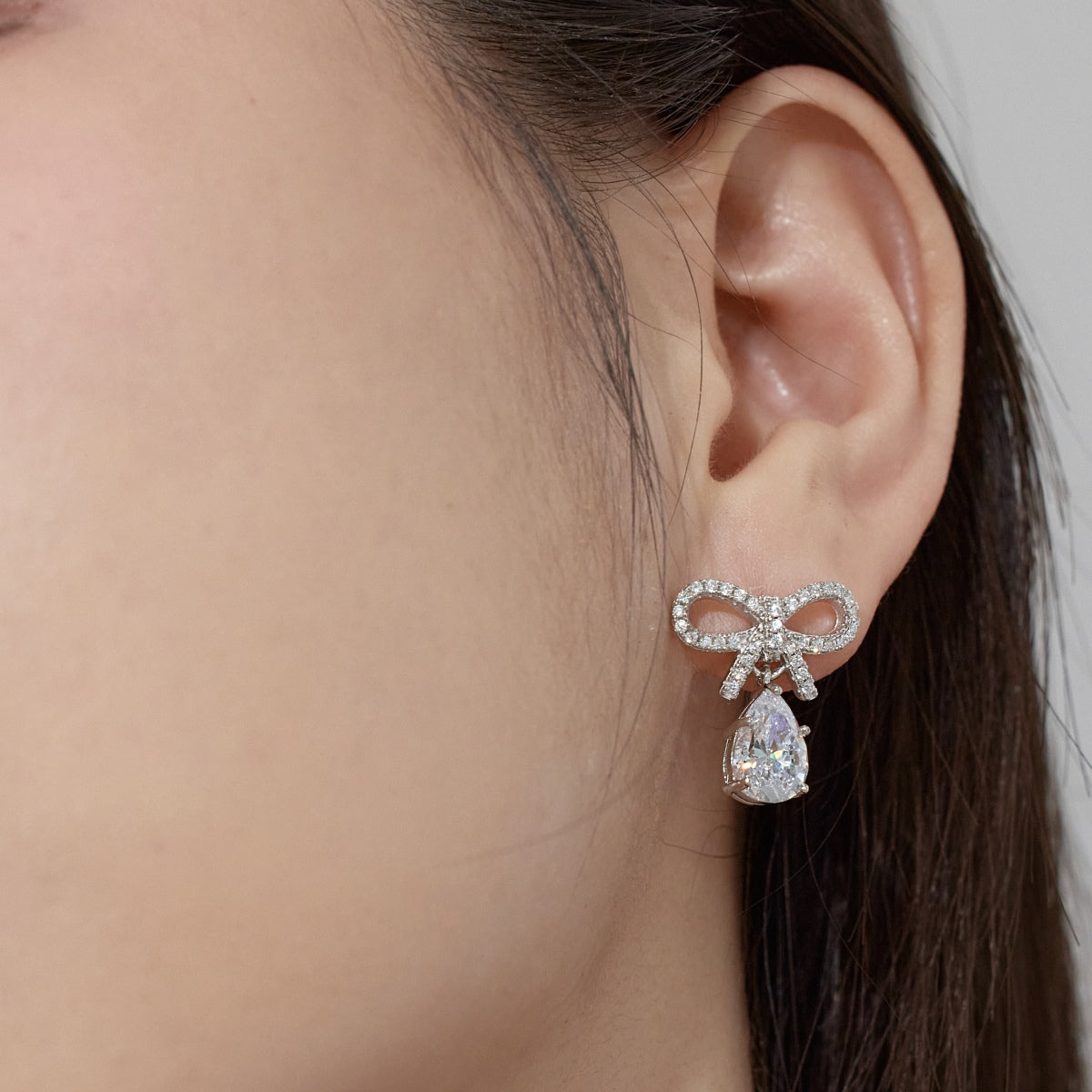 Privé Luxe Bow Earrings