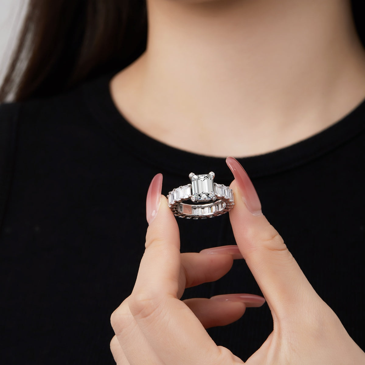 Privé Dazzling Baguette Ring